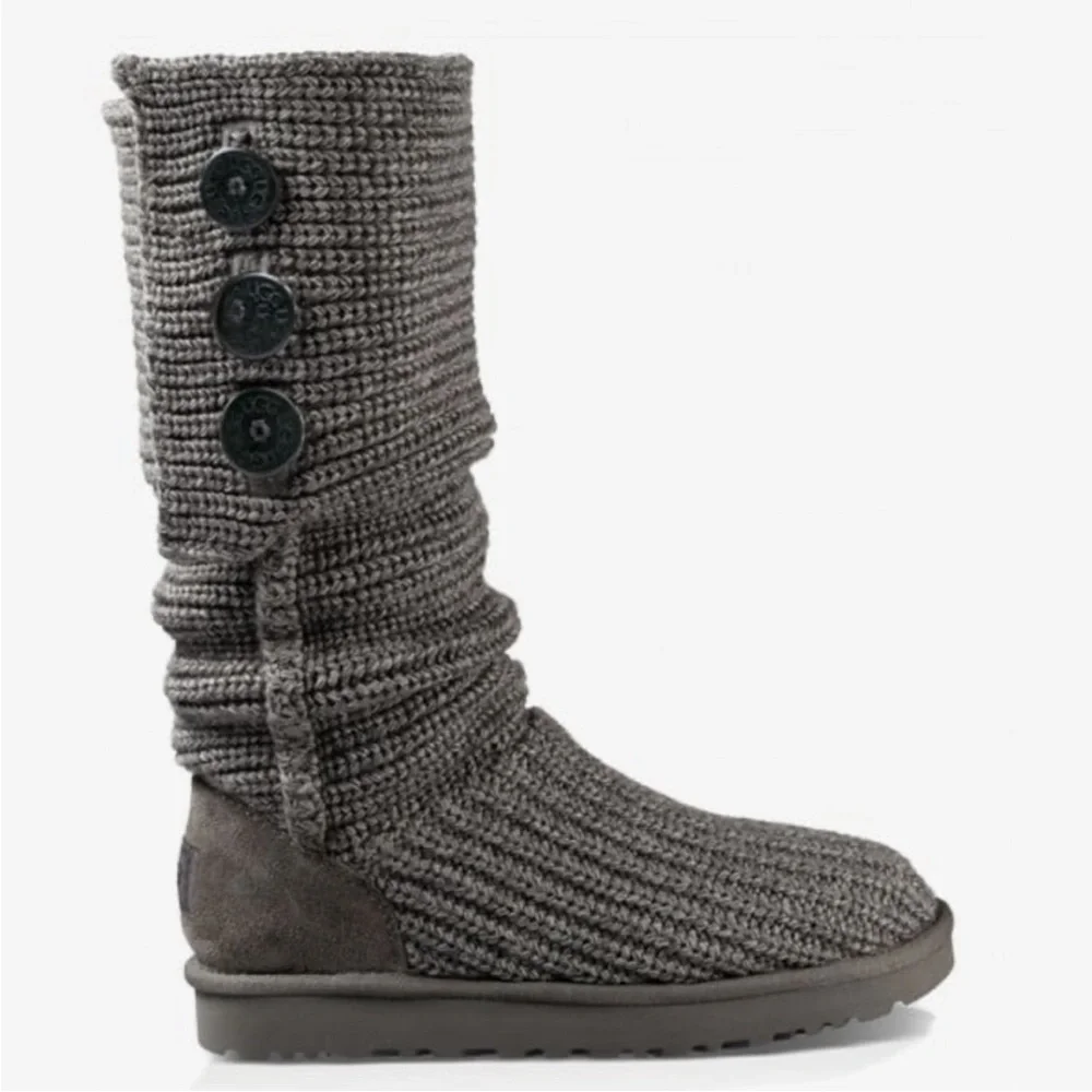 UGG Classic Carry II Knit Boot in Grey Size 9